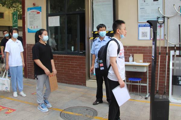 新生报到 (2) 新生报到 (2)